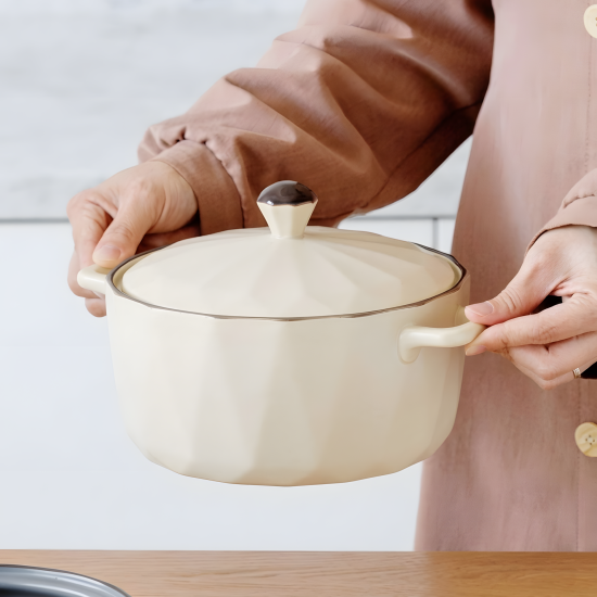Porcelain Cooking Pot