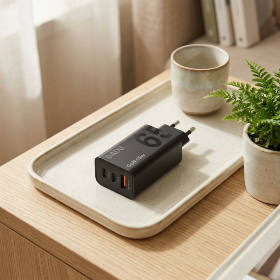 Black Super Fast Charger 65W