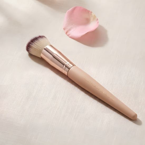 Neverti Angled Foundation Brush